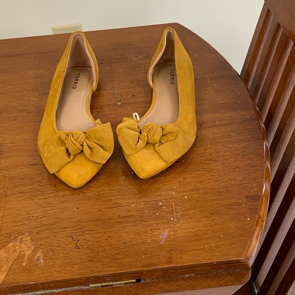 TORRID mustard yellow suede flats 8 wide